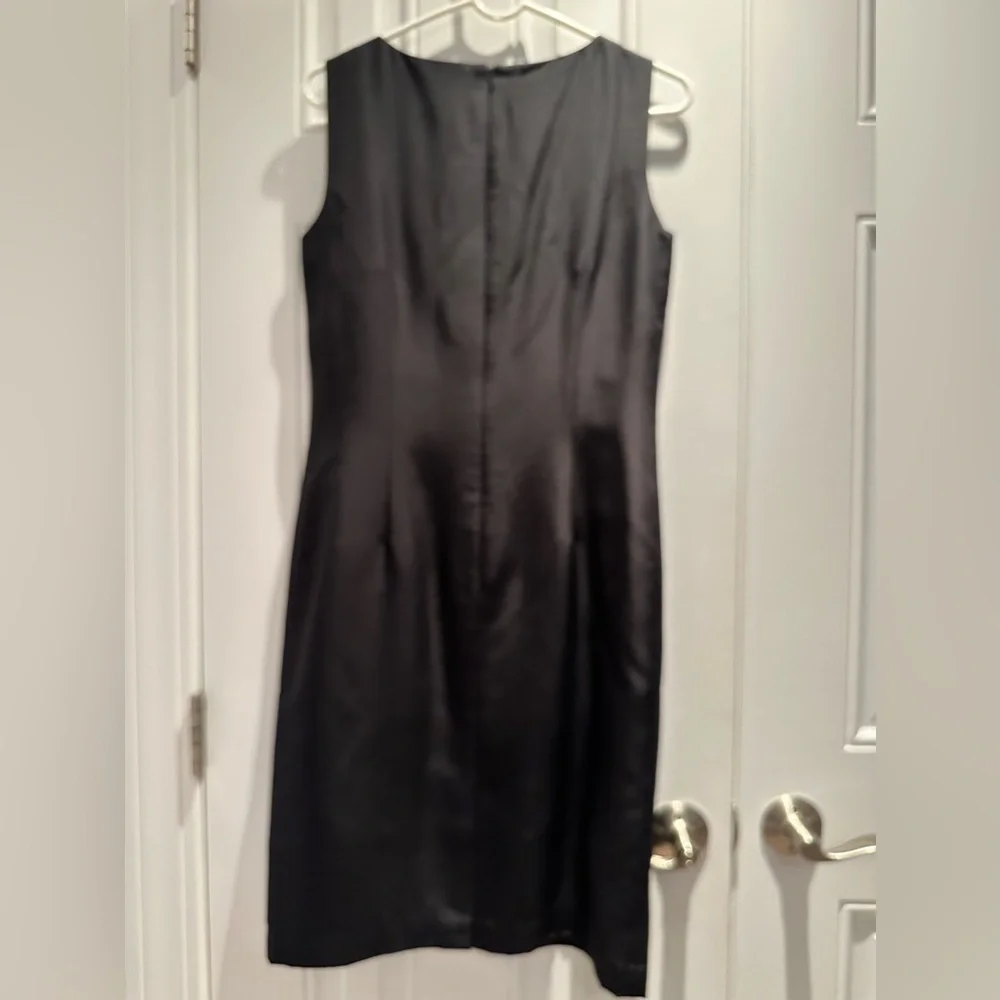 Talbots Black Sleeveless Silk Dress with Tie Belt Size 8 excellent condition - Picture 2 of 6